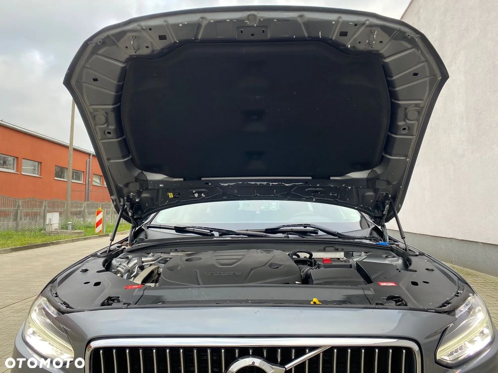 Volvo V90 D4 Momentum - 25