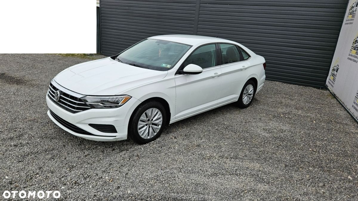 Volkswagen Jetta - 1