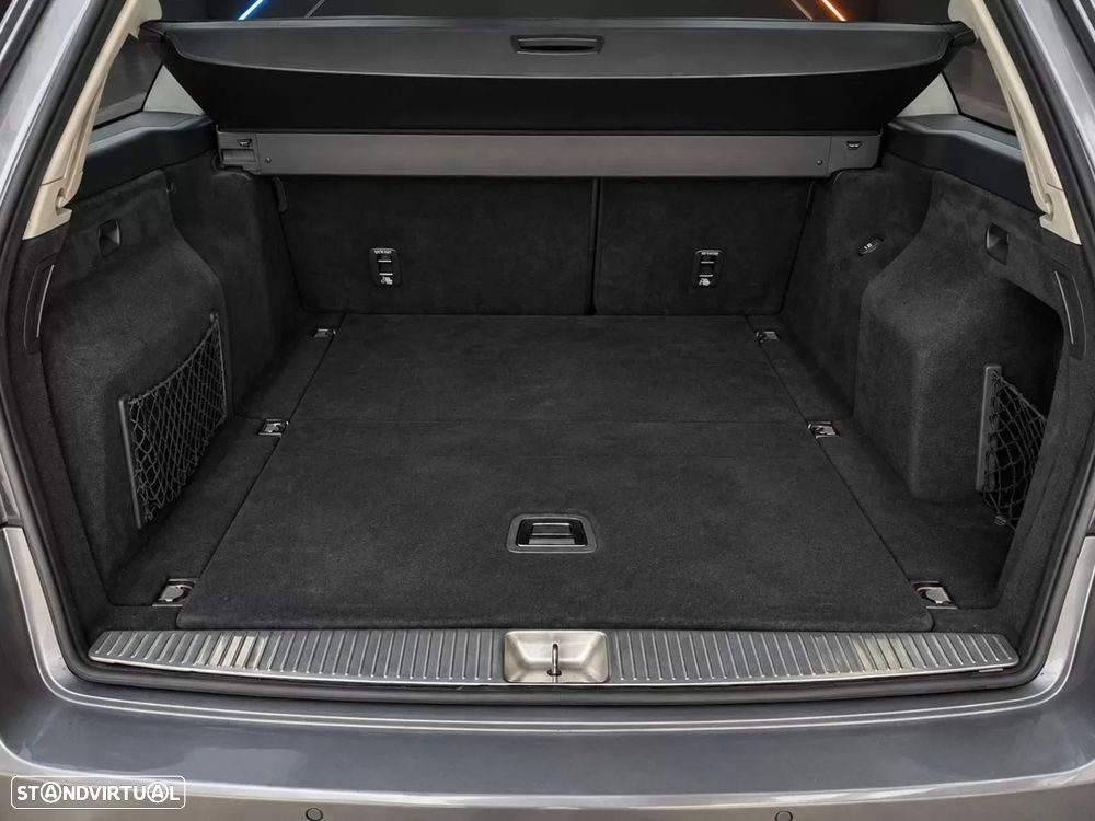 Mercedes-Benz E 220 CDi Elegance BE Auto.140g - 18