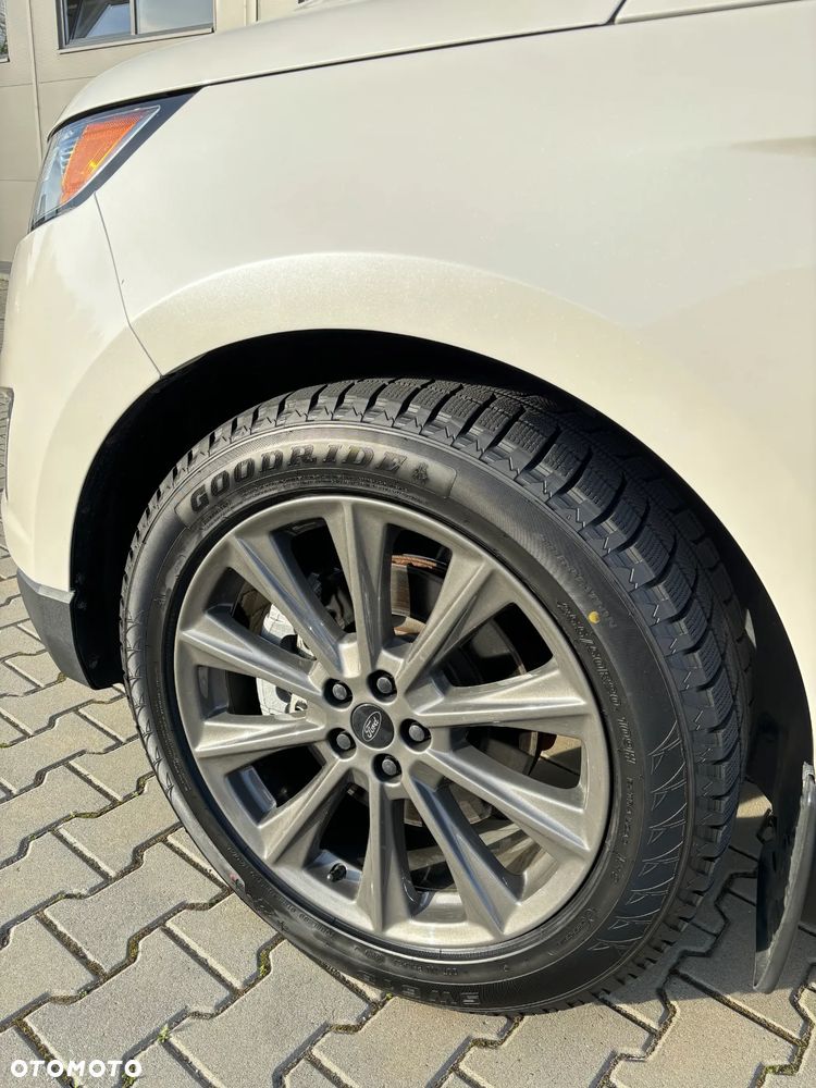 Ford Edge - 10