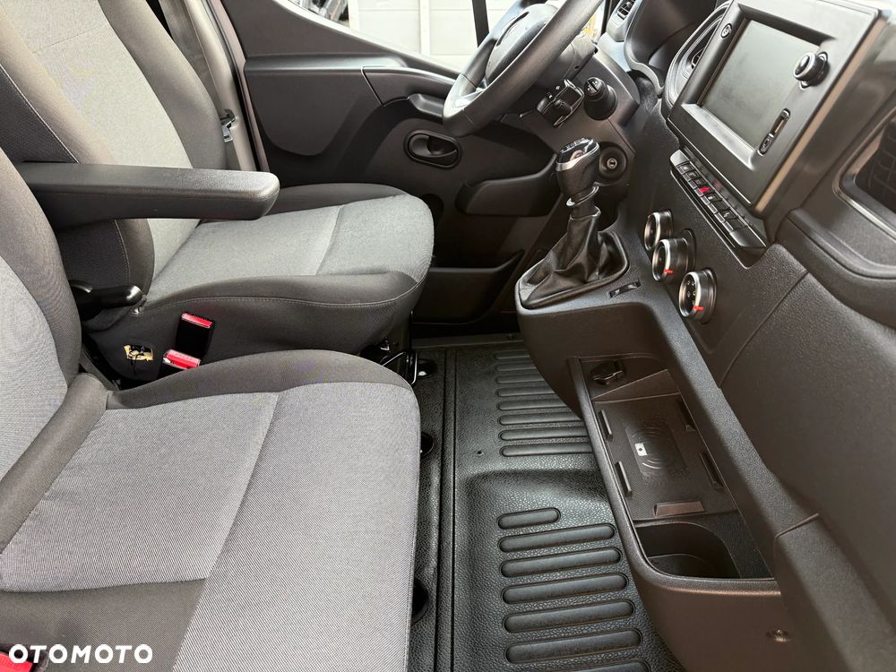 Renault Master Brygadówka Doka L2H2 - 26