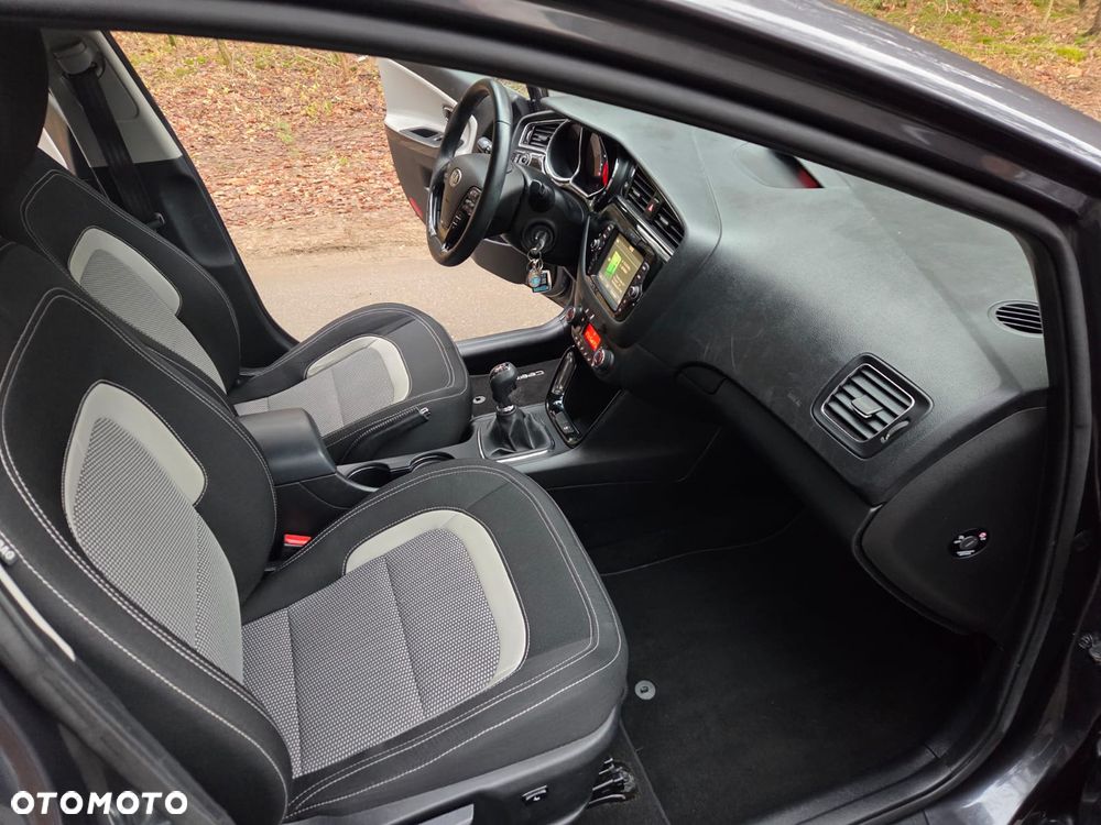 Kia Ceed 1.6 GDI Platinum Edition - 15