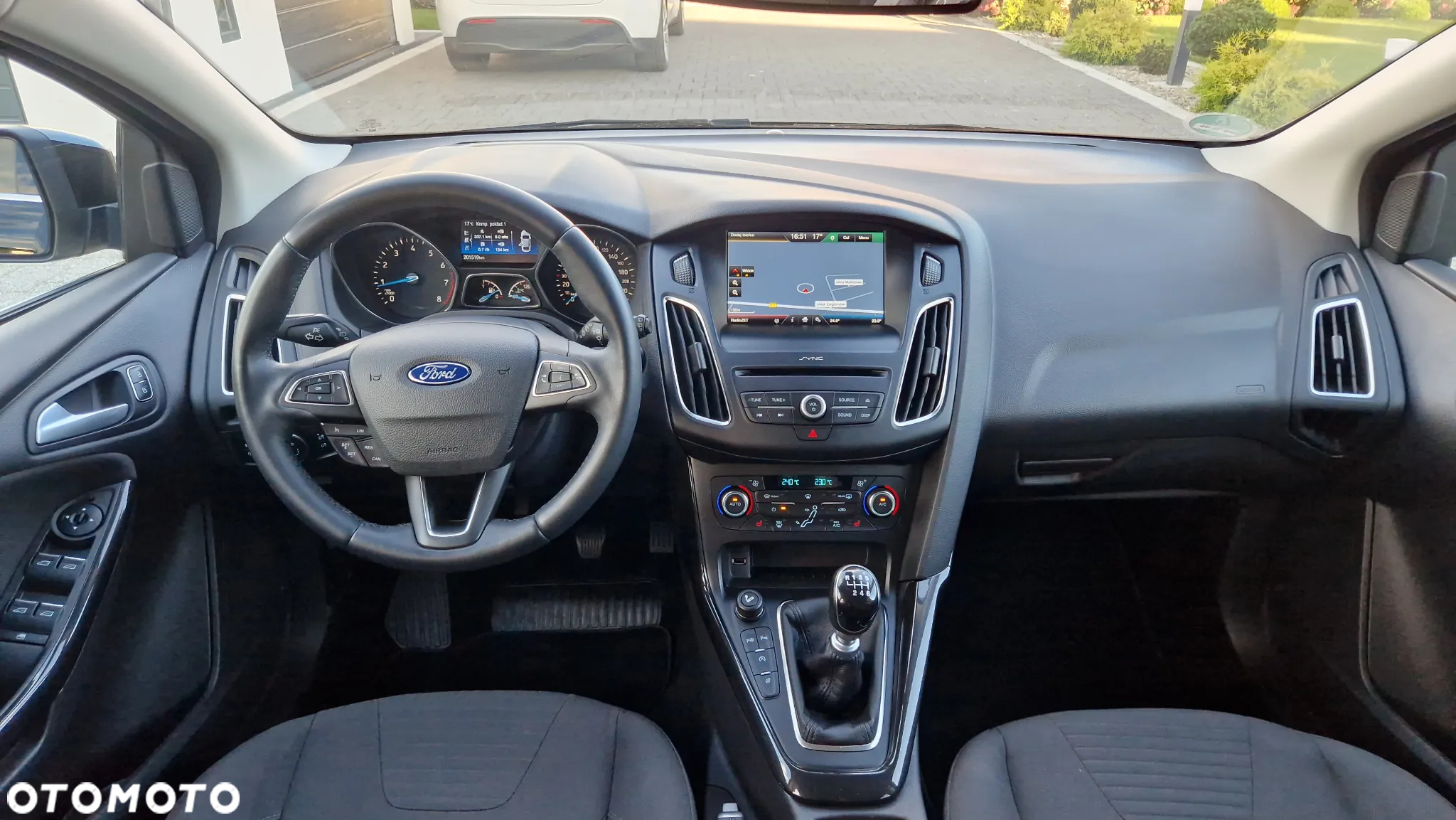 Ford Focus Turnier 1.0 EcoBoost Start-Stopp-System TITANIUM - 6