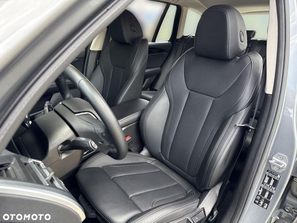 BMW X3 xDrive20i mHEV - 12