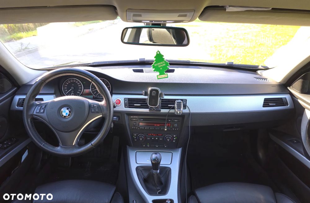 BMW Seria 3 330xi - 14