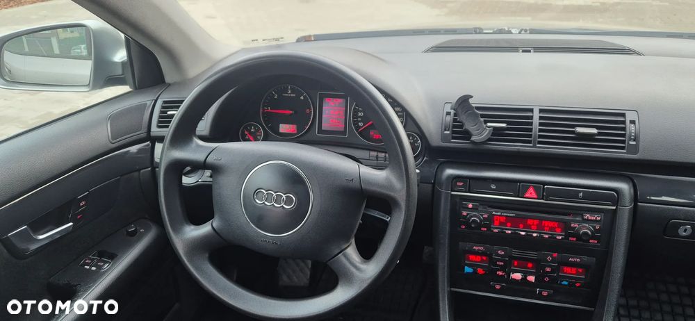 Audi A4 Limousine - 13