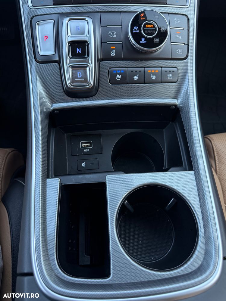 Hyundai Santa Fe 1.6 HEV 4WD Signature - 32