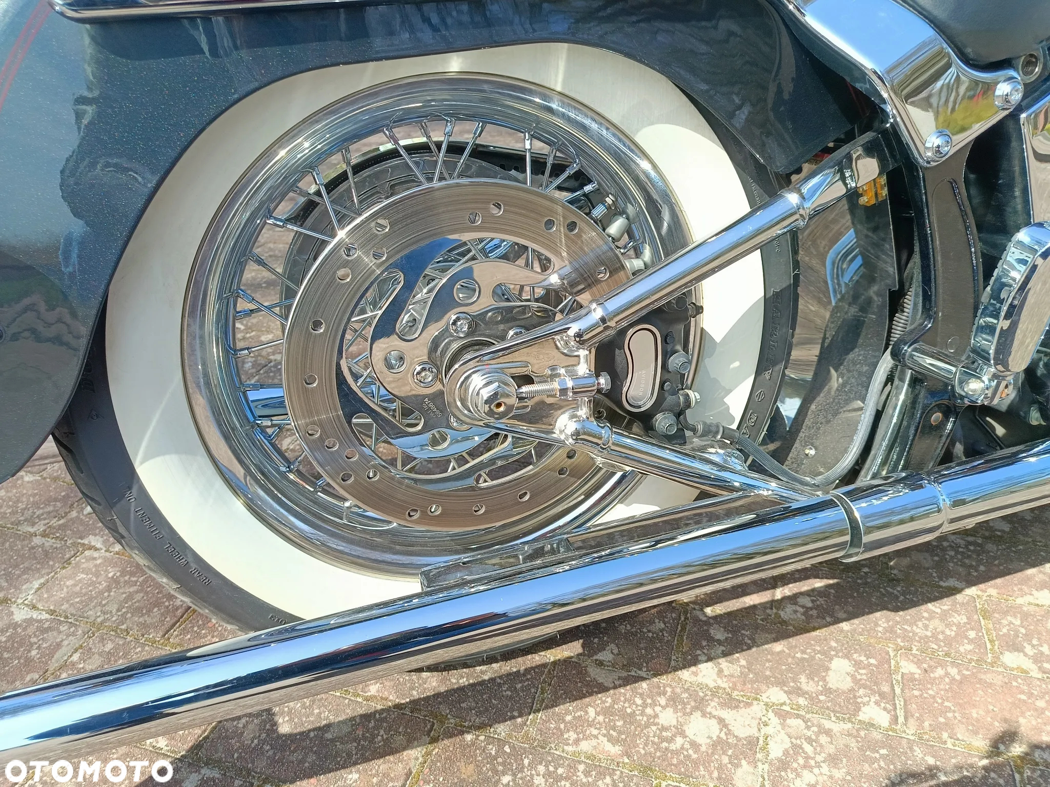 Harley-Davidson Softail Deluxe - 11