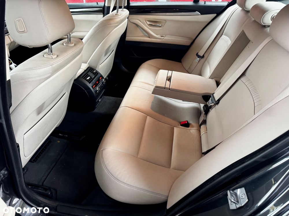BMW Seria 5 520d xDrive Luxury Line - 17