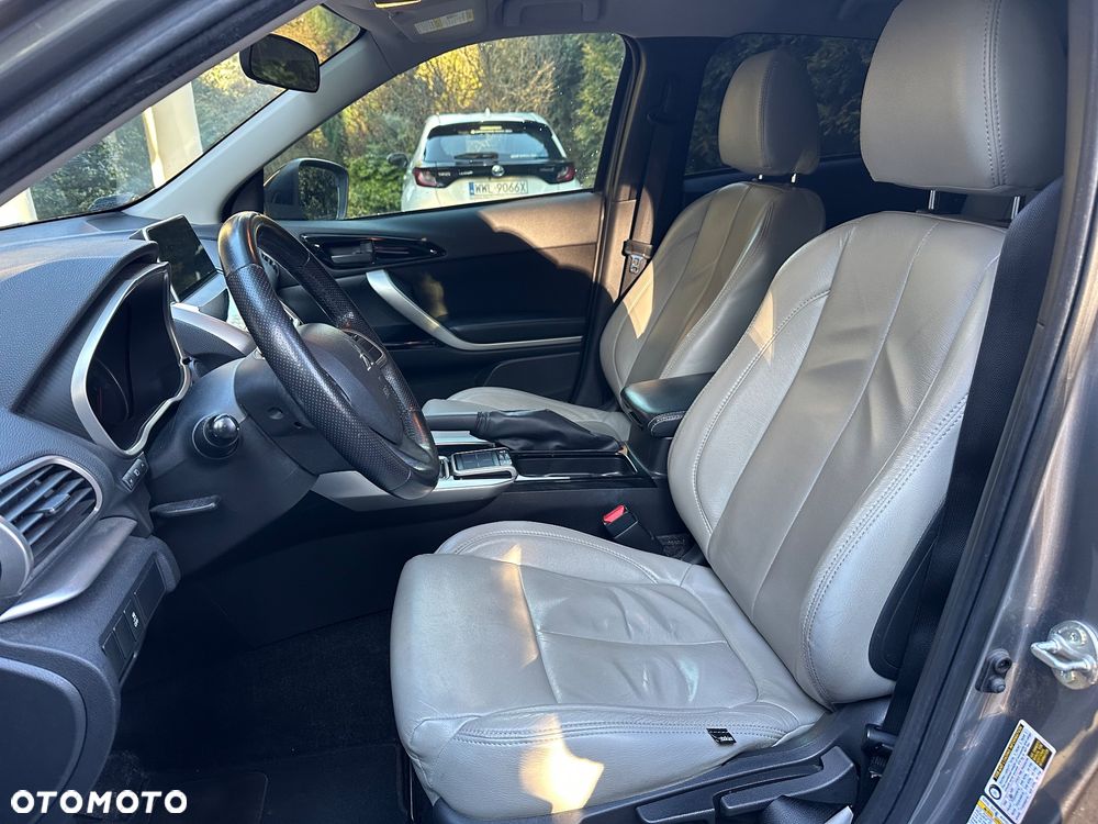 Mitsubishi Eclipse Cross - 11