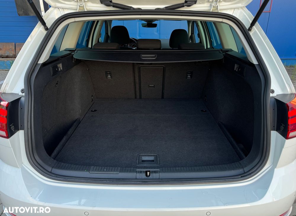 Volkswagen Golf 2.0 TDI DSG Sound - 11