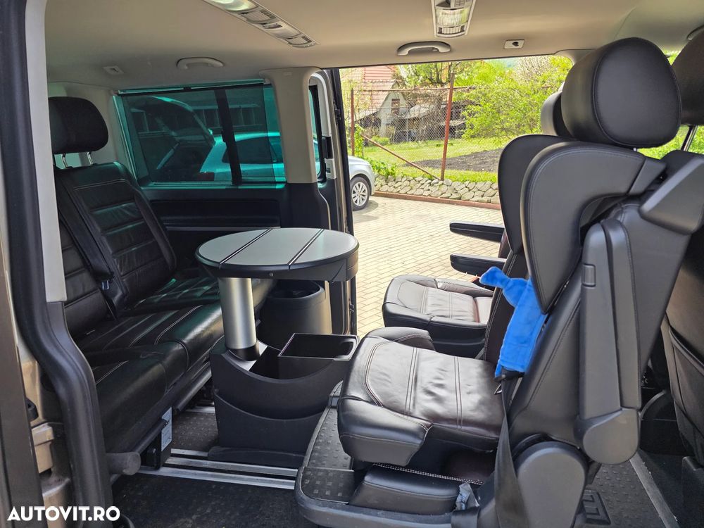 Volkswagen Multivan - 24
