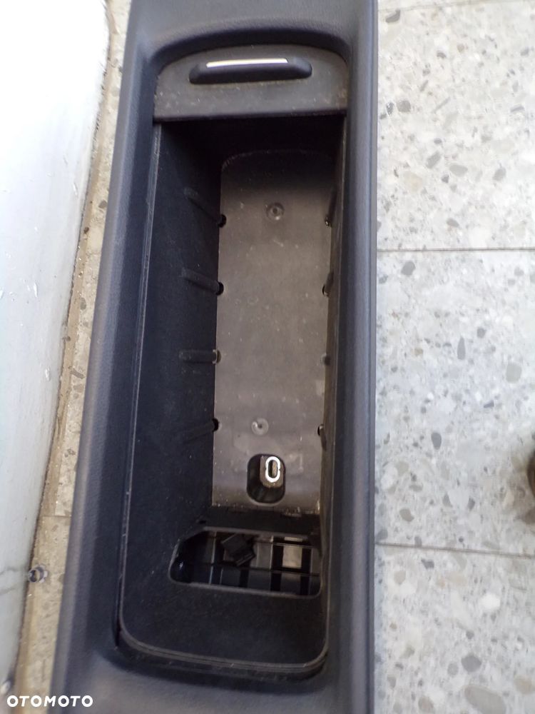 TUNEL ŚRODKOWY VOLKSWAGEN ID3 - 7