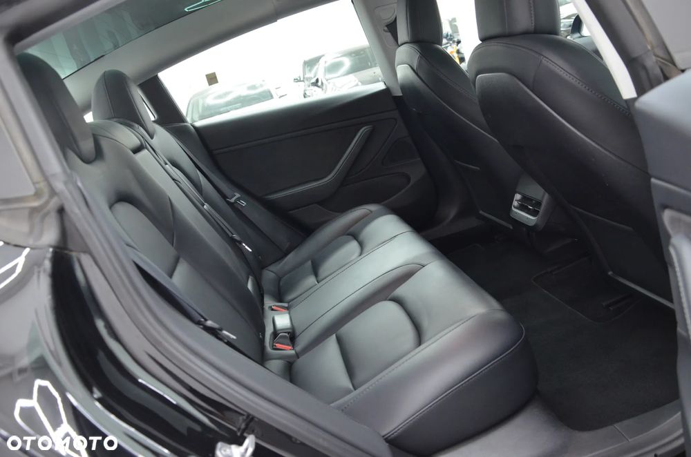 Tesla Model 3 - 13