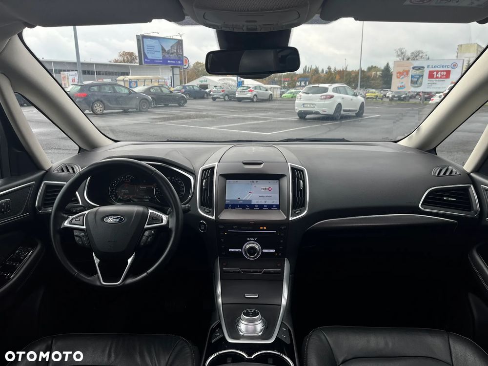 Ford Galaxy 2.5 Hybrid Titanium CVT - 24