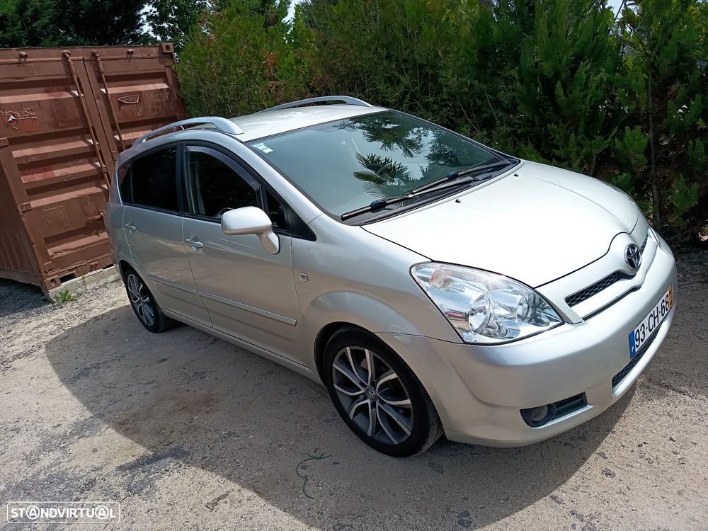 Toyota Corolla Verso 2.2 D-4D Sol - 1
