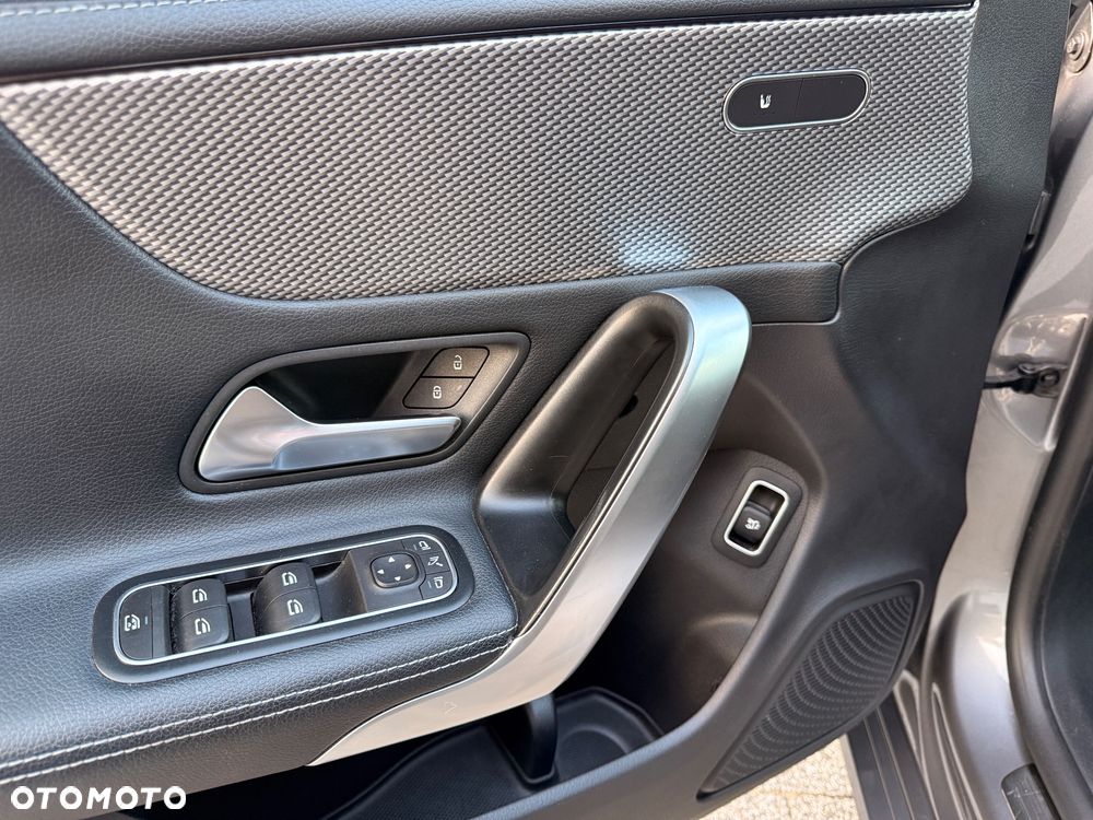 Mercedes-Benz CLA 220 d Progressive 8G-DCT - 20