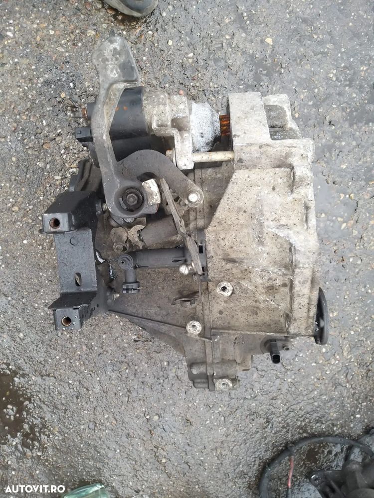 Cutie De Viteze cu 5 Trepte cod: 02T301103K pentru Volkswagen Golf 5 1.4B - 2