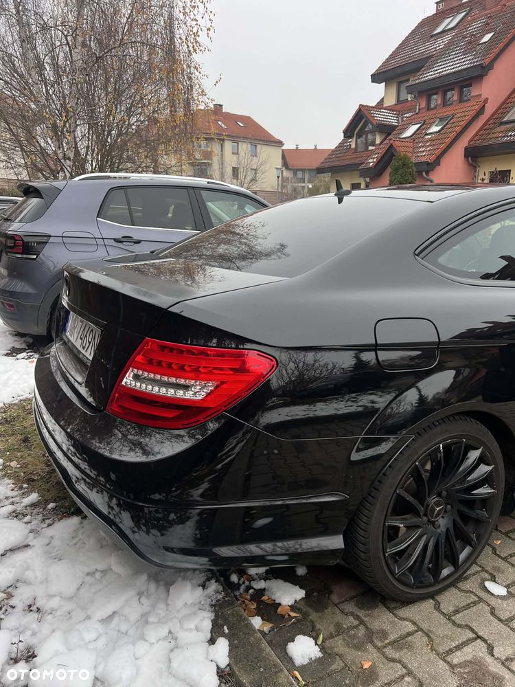 Mercedes-Benz Klasa C 220 CDI DPF (BlueEFFICIENCY) - 5