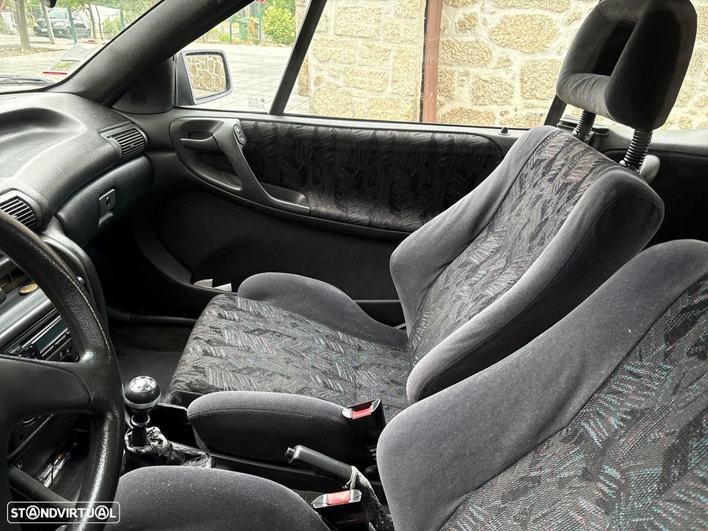 Opel Astra 1.6i GT - 6