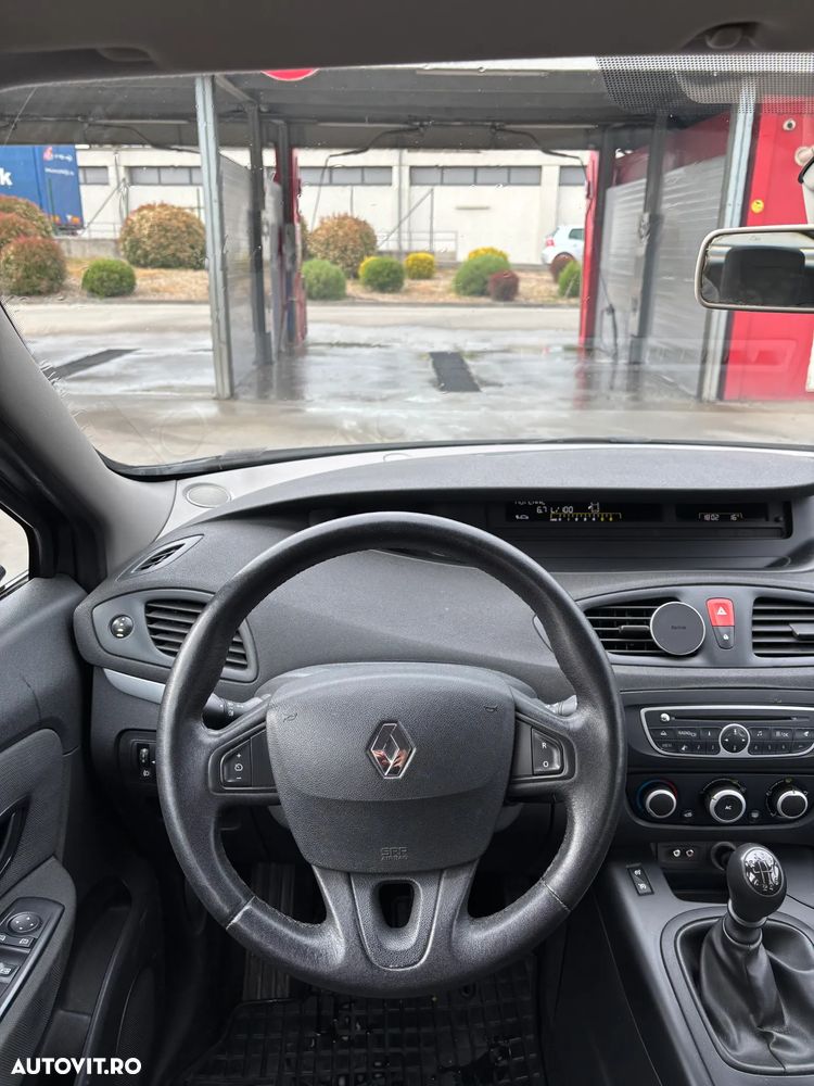 Renault Scenic - 8