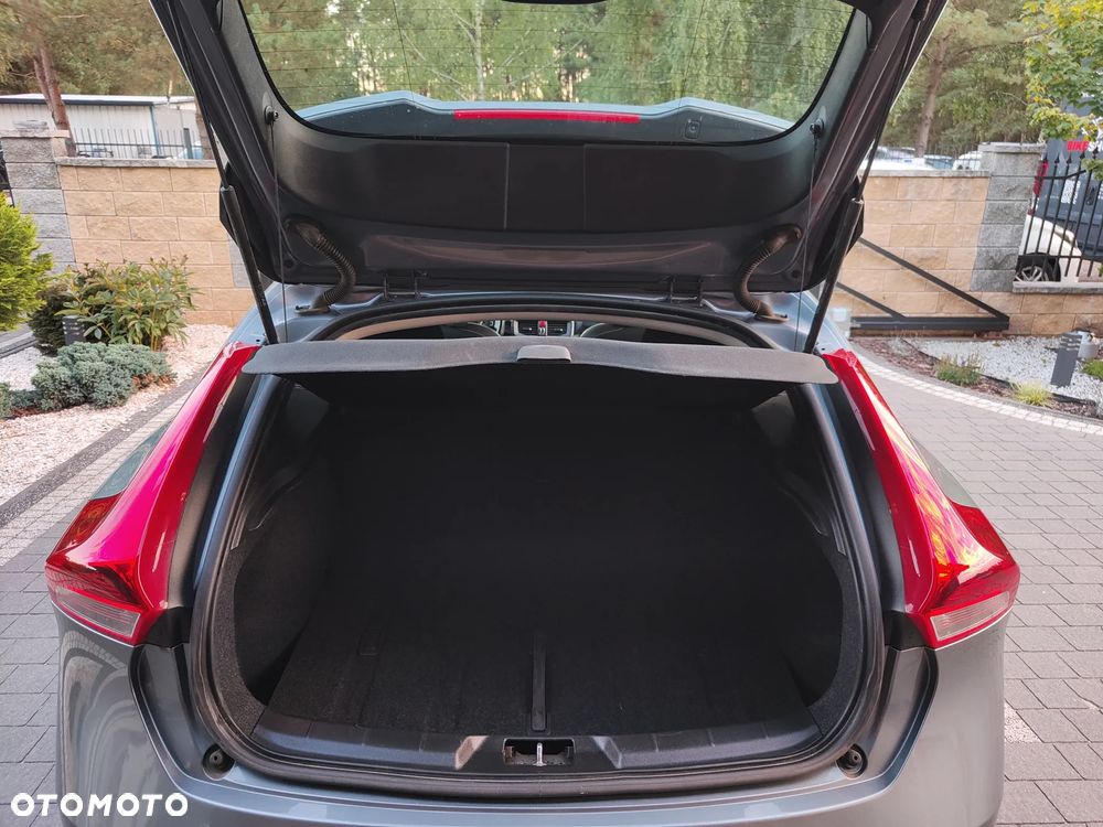 Volvo V40 D3 Momentum - 29