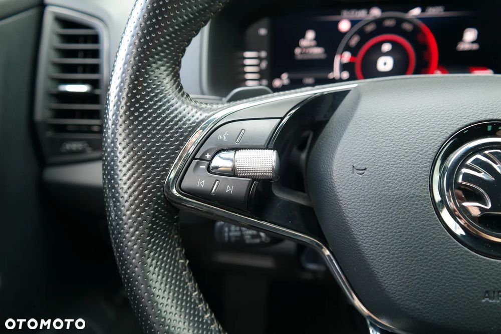 Skoda Karoq 2.0 TDI SCR 4x4 Sportline DSG - 17