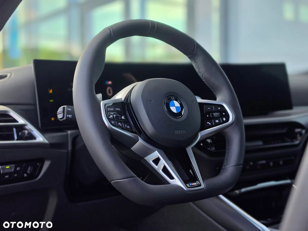 BMW Seria 3 330i xDrive M Sport - 22