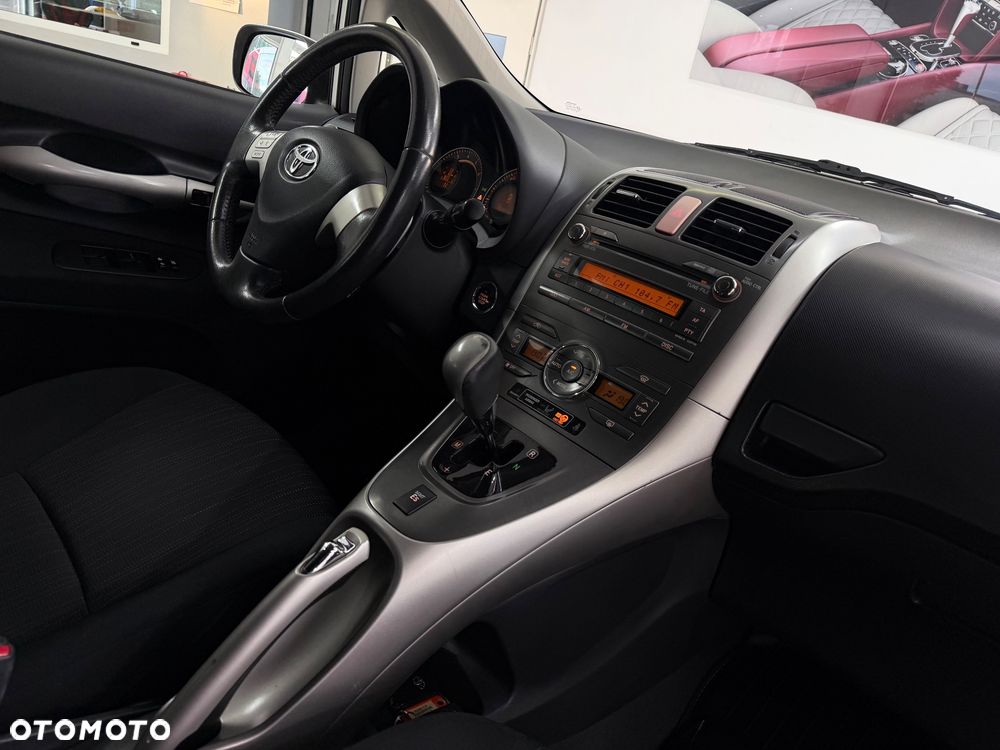 Toyota Auris 1.6 VVT-i Prestige MM - 10