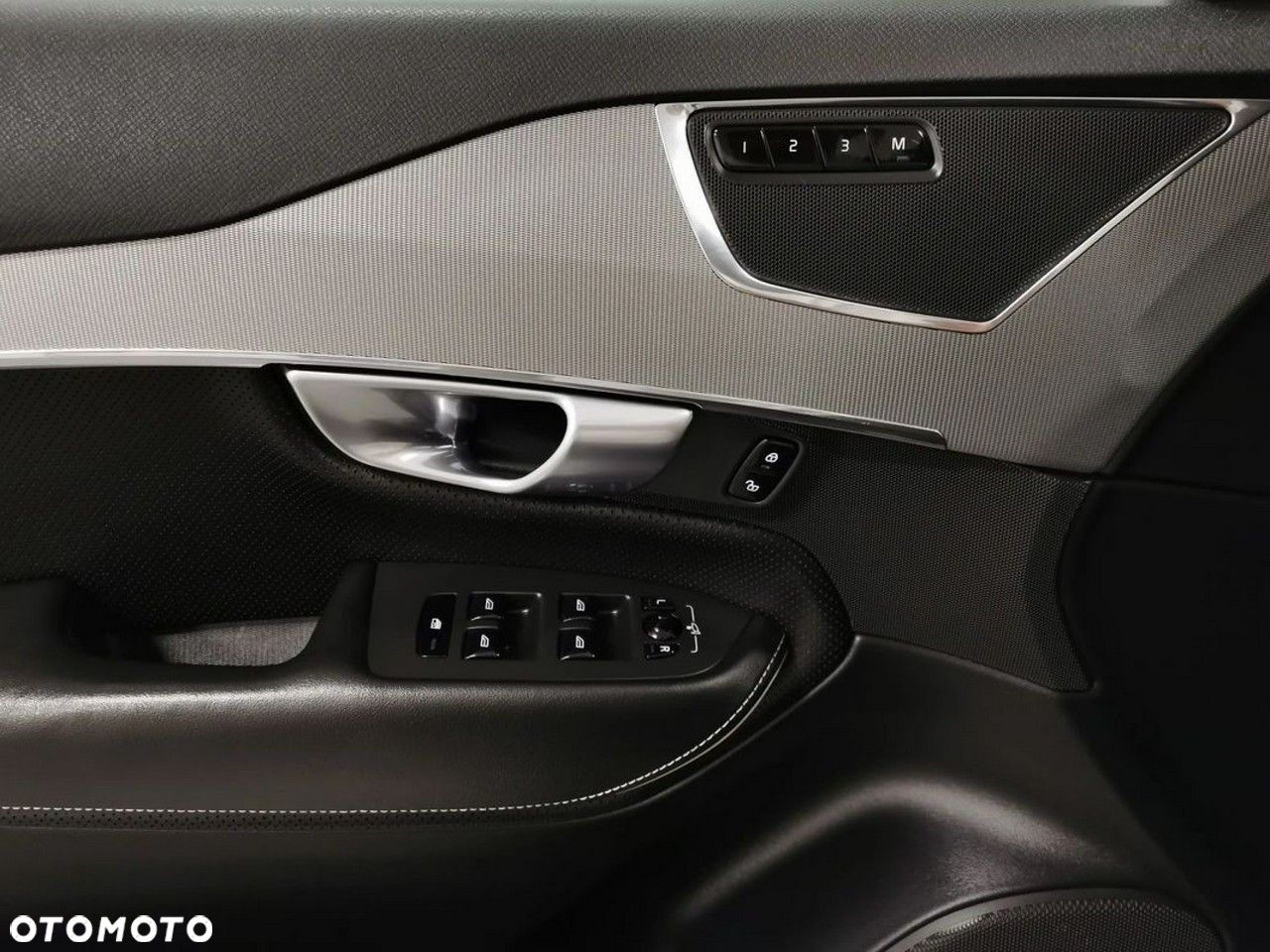 Volvo XC 90 D5 AWD R-Design - 11