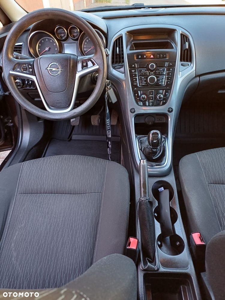 Opel Astra 1.6 - 9