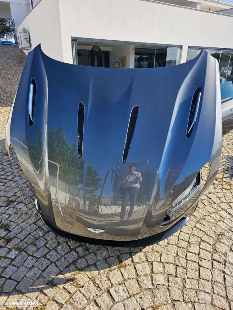 Aston Martin DB11 Coupé V12 AMR - 11