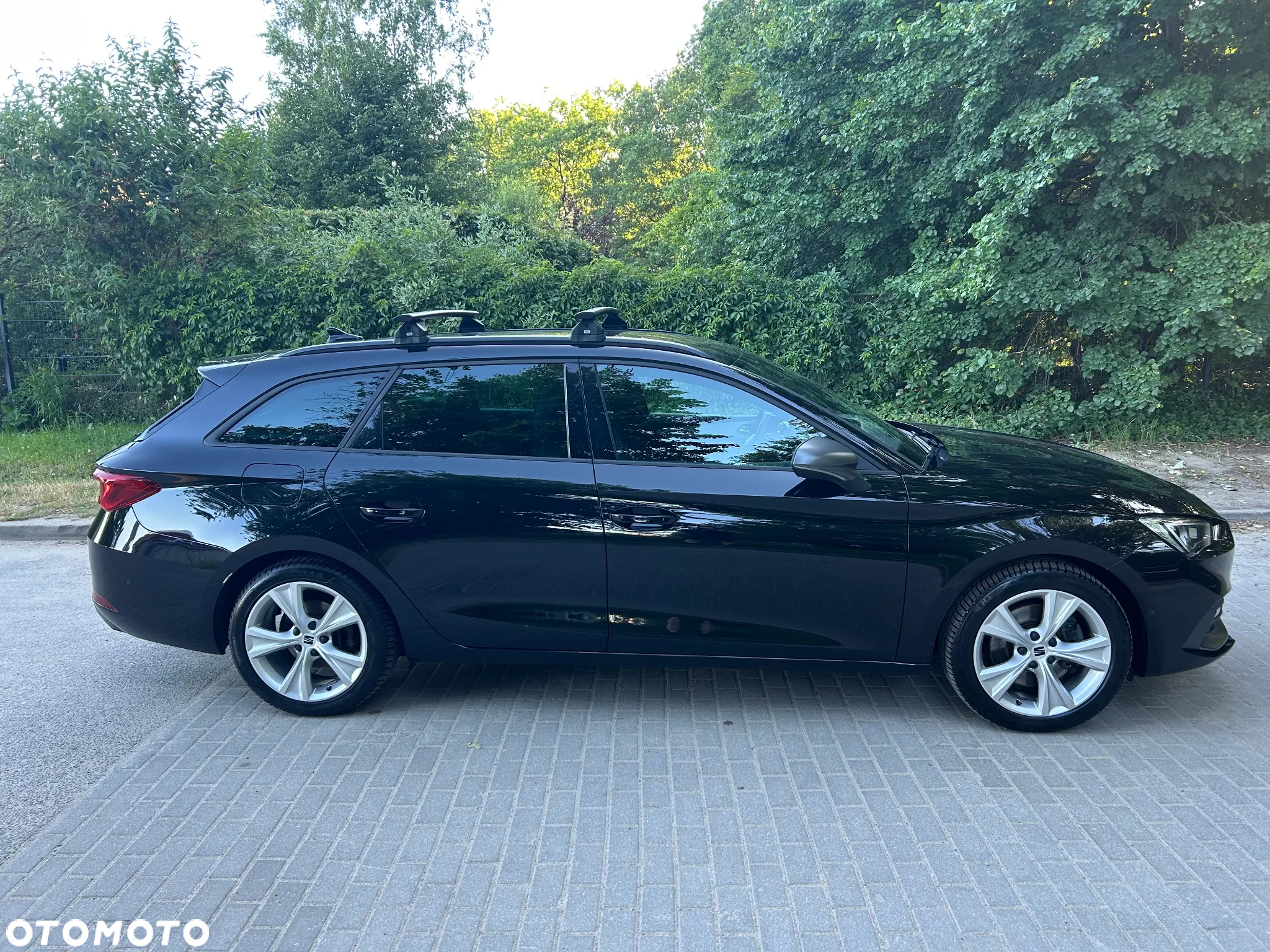 Seat Leon Sportstourer 2.0 TDI 4Drive DSG FR - 3