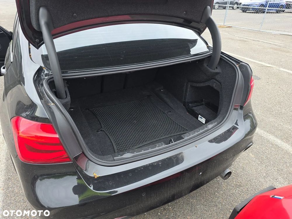 BMW Seria 3 340i xDrive M Sport - 12