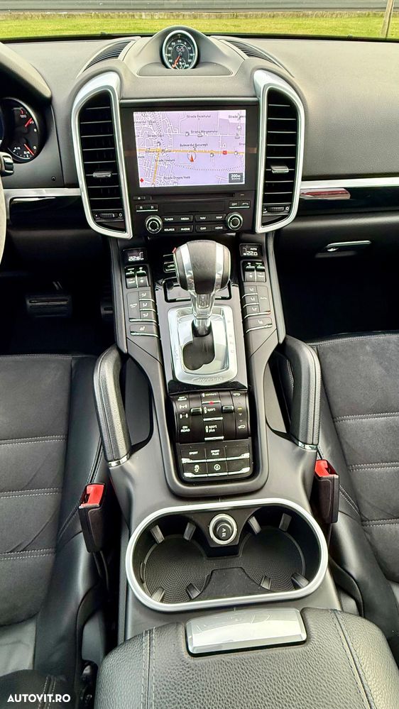 Porsche Cayenne Platinum Edition - 16