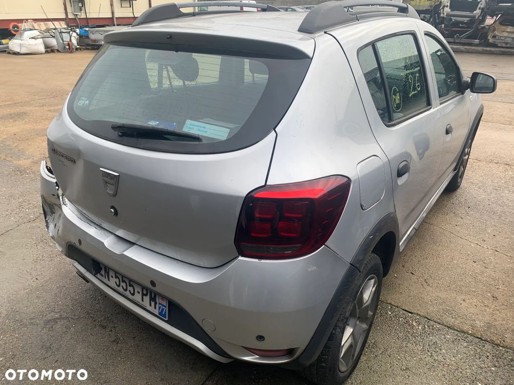 Dacia Sandero Stepway TCe 90 (S&S) Celebration - 9