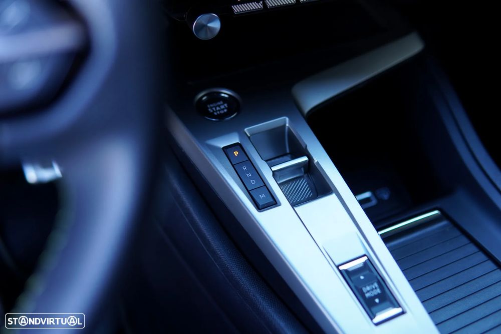 Peugeot 408 HYBRID 136 e-DSC6 GT - 44