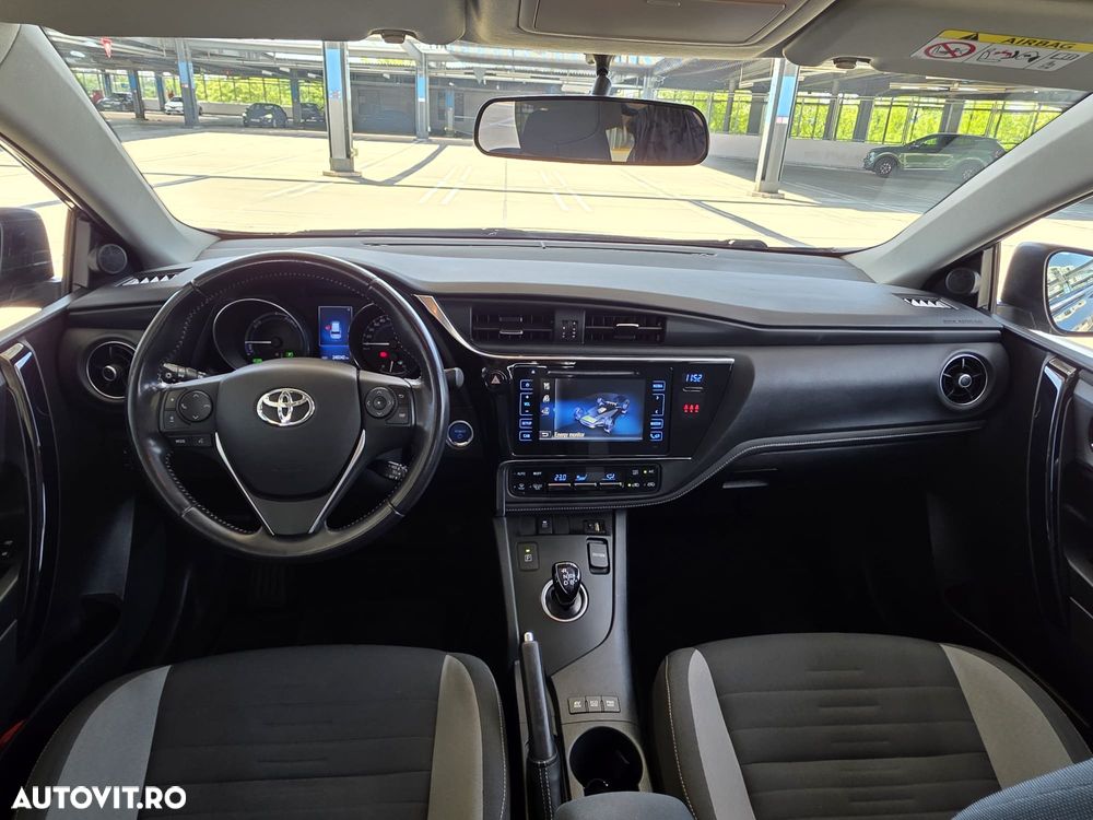 Toyota Auris - 13