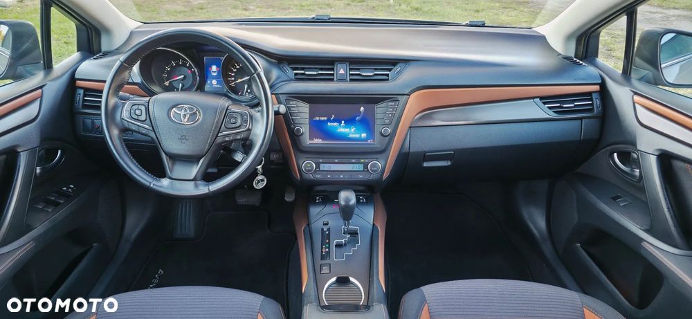 Toyota Avensis Touring Sports 1.8 Multidrive S Business Edition - 6