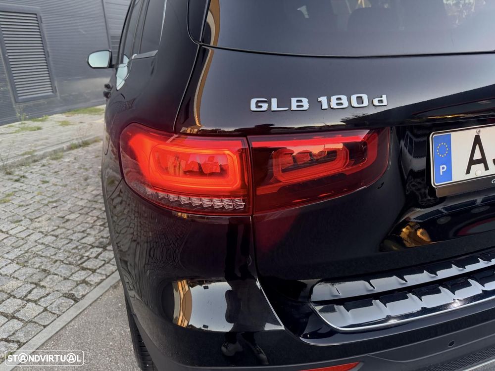 Mercedes-Benz GLB 180 d AMG Line - 23