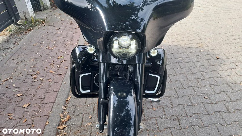 Harley-Davidson Touring Street Glide - 12