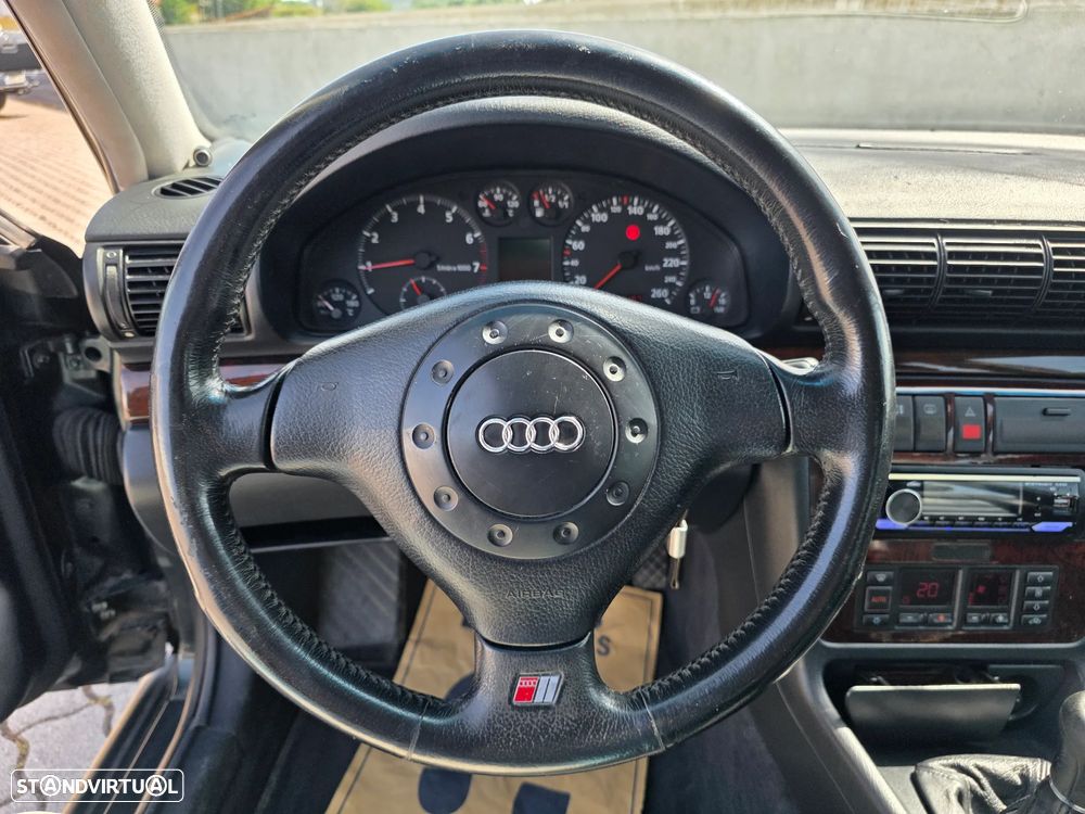 Audi A4 1.8 Turbo Sport EC - 9