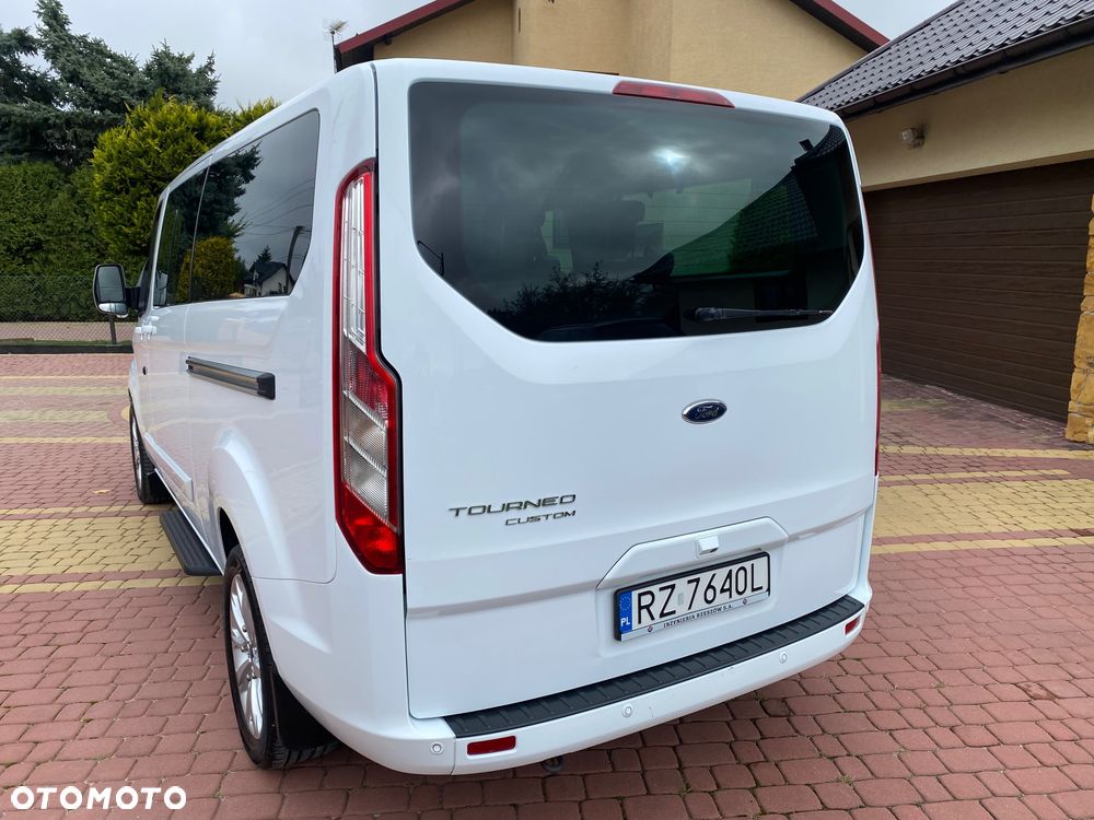Ford Tourneo Custom 2016 photo 2