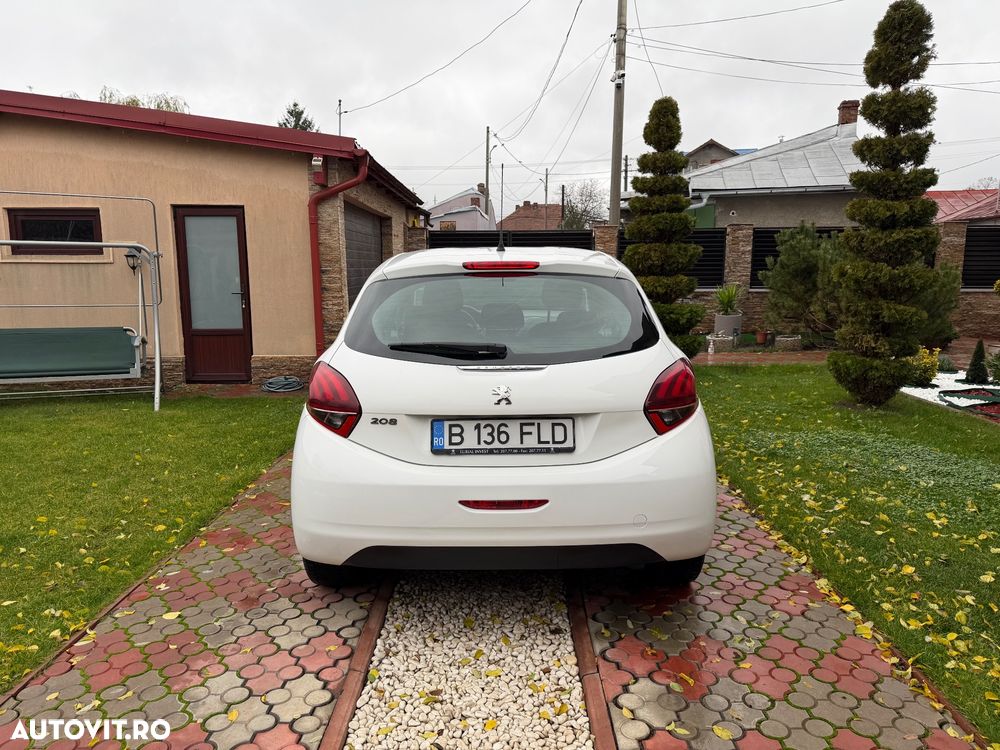 Peugeot 208 - 5
