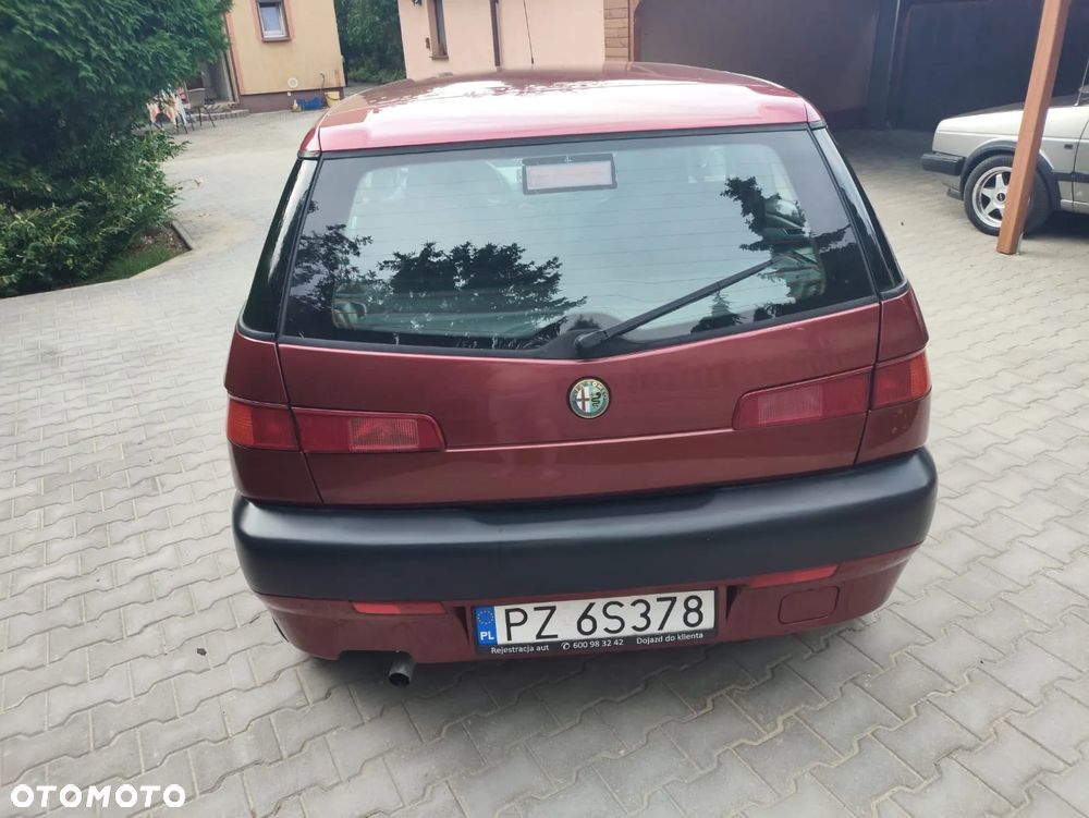 Alfa Romeo 145 1.6 L - 18