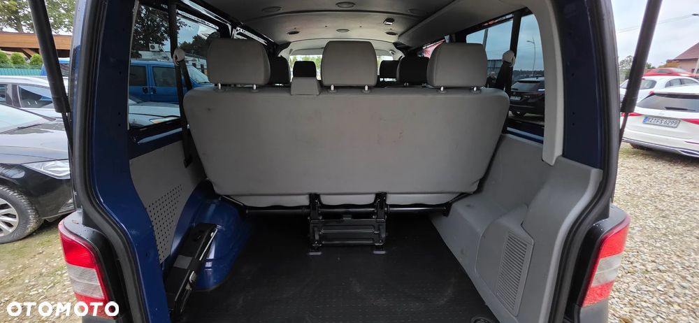 Volkswagen Caravelle - 12