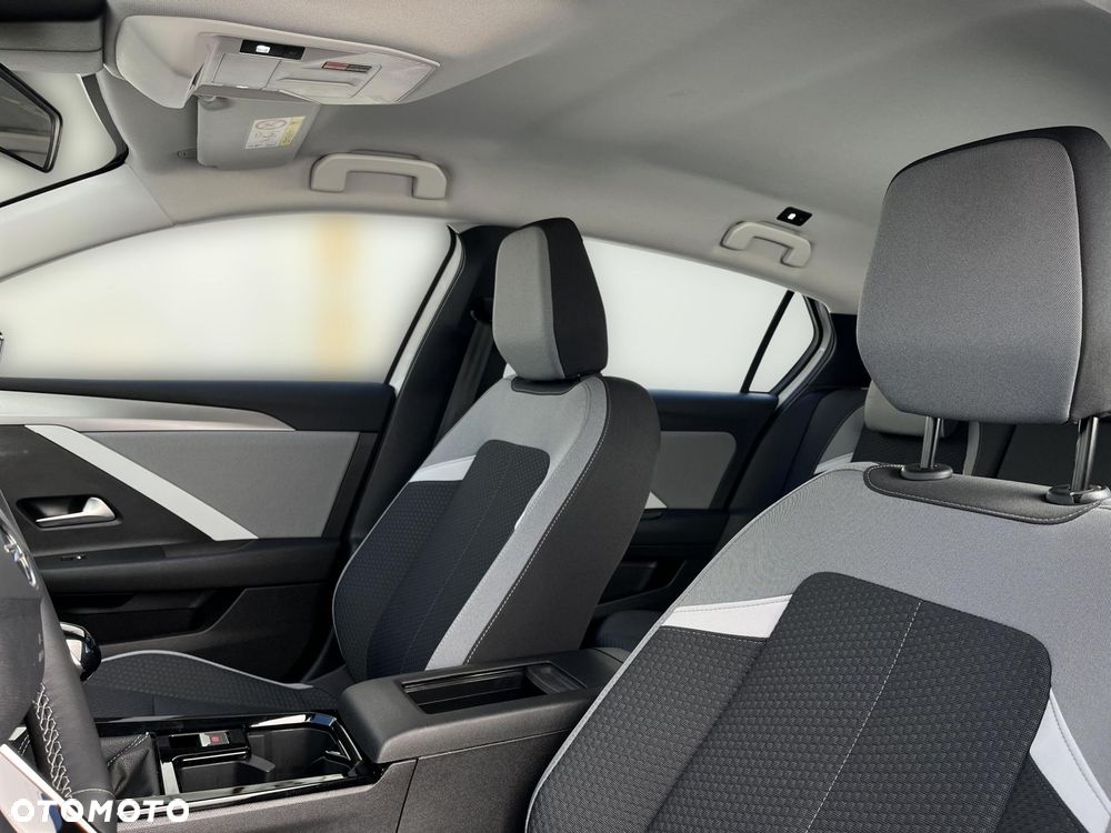 Opel Astra 1.2 T Edition S&S - 11