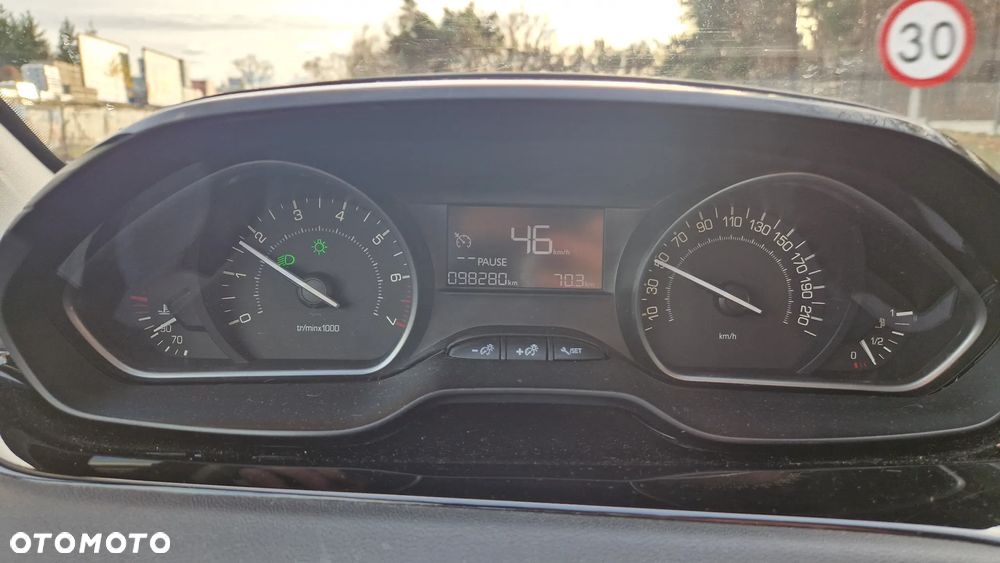 Peugeot 208 1.2 PureTech Allure - 22