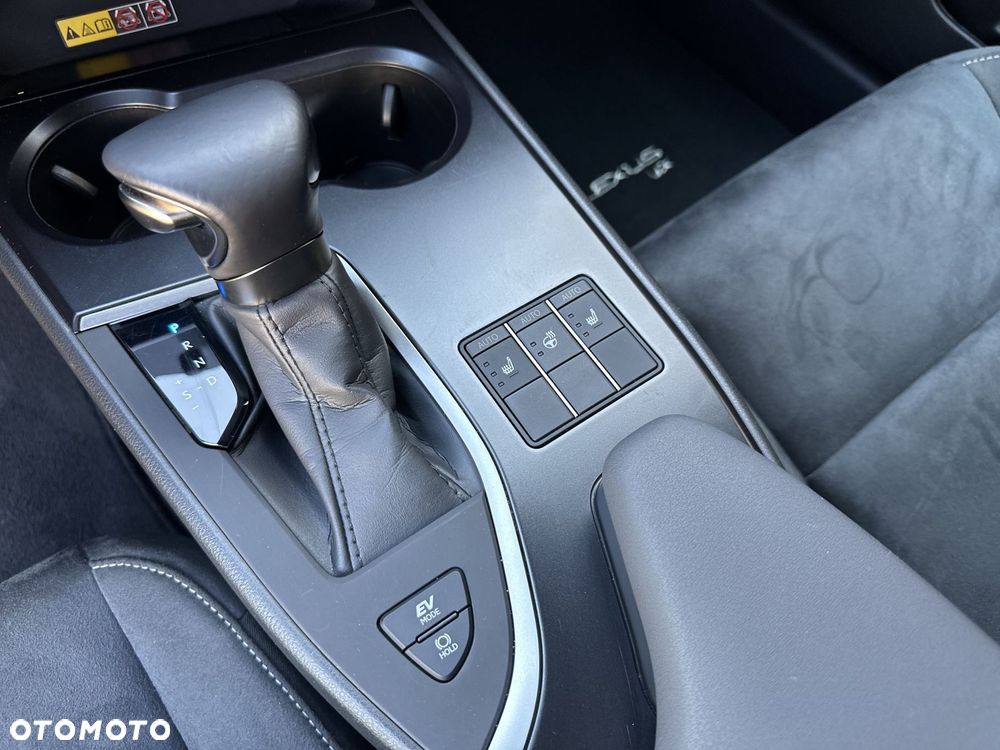 Lexus UX 250h GPF Business 2WD - 19