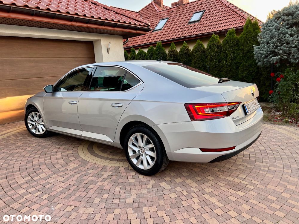 Skoda Superb 2.0 TDI SCR Style - 26